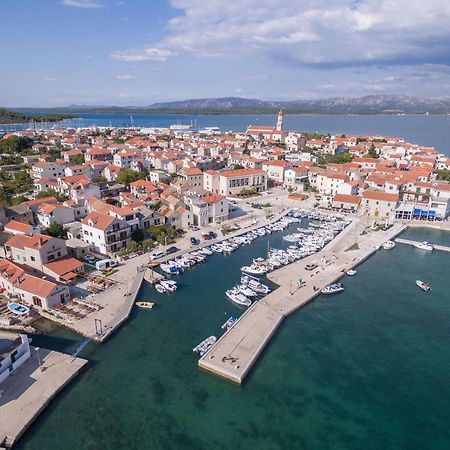 Apartments Mili - Near The Sea And The Centar Of Place Betina  Exterior foto