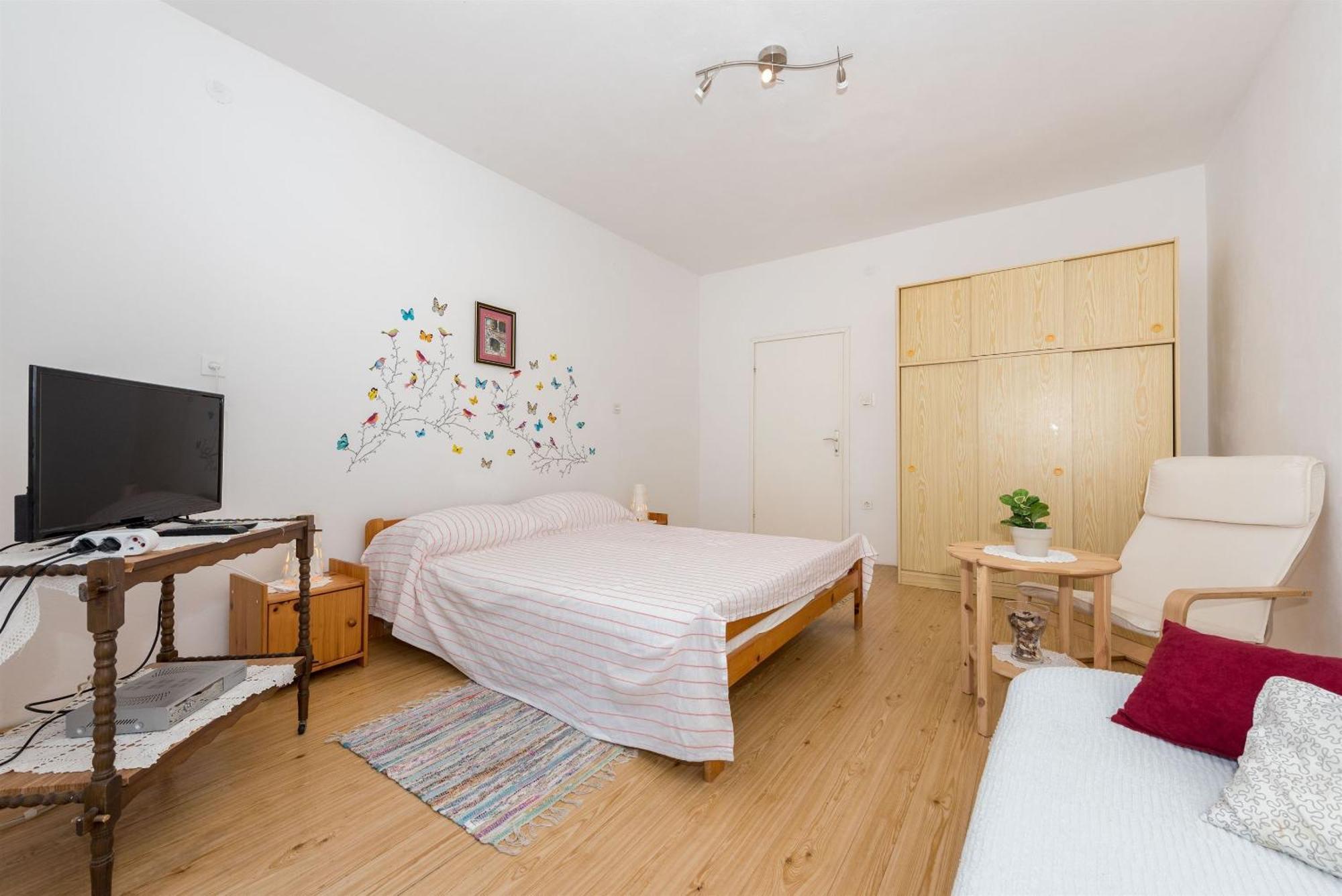 Apartments Mili - Near The Sea And The Centar Of Place Betina  Exterior foto
