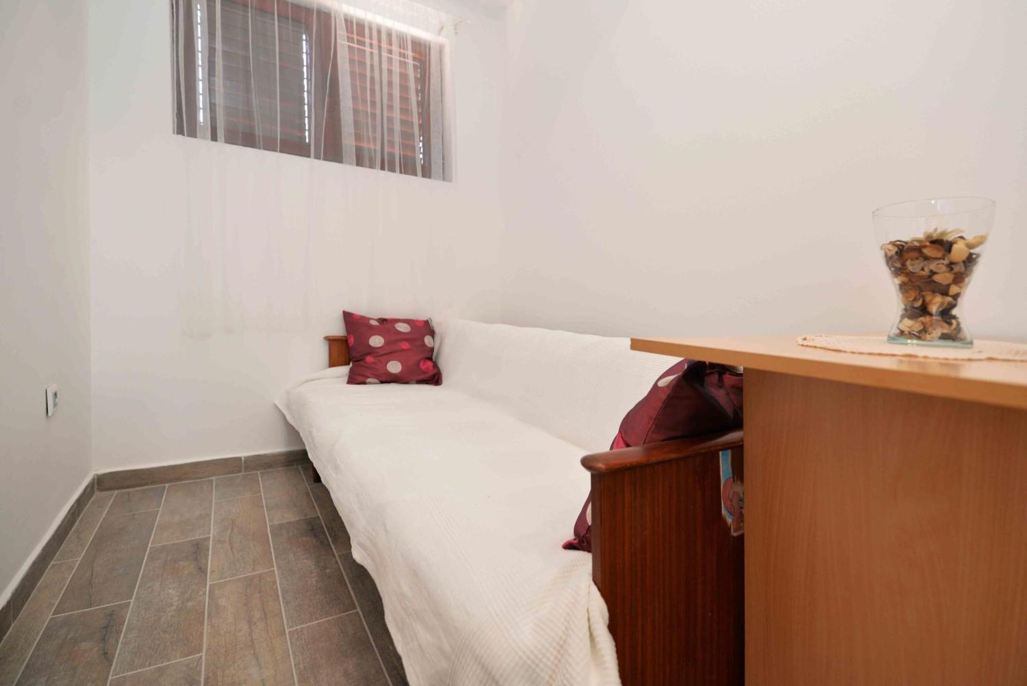 Apartments Mili - Near The Sea And The Centar Of Place Betina  Exterior foto