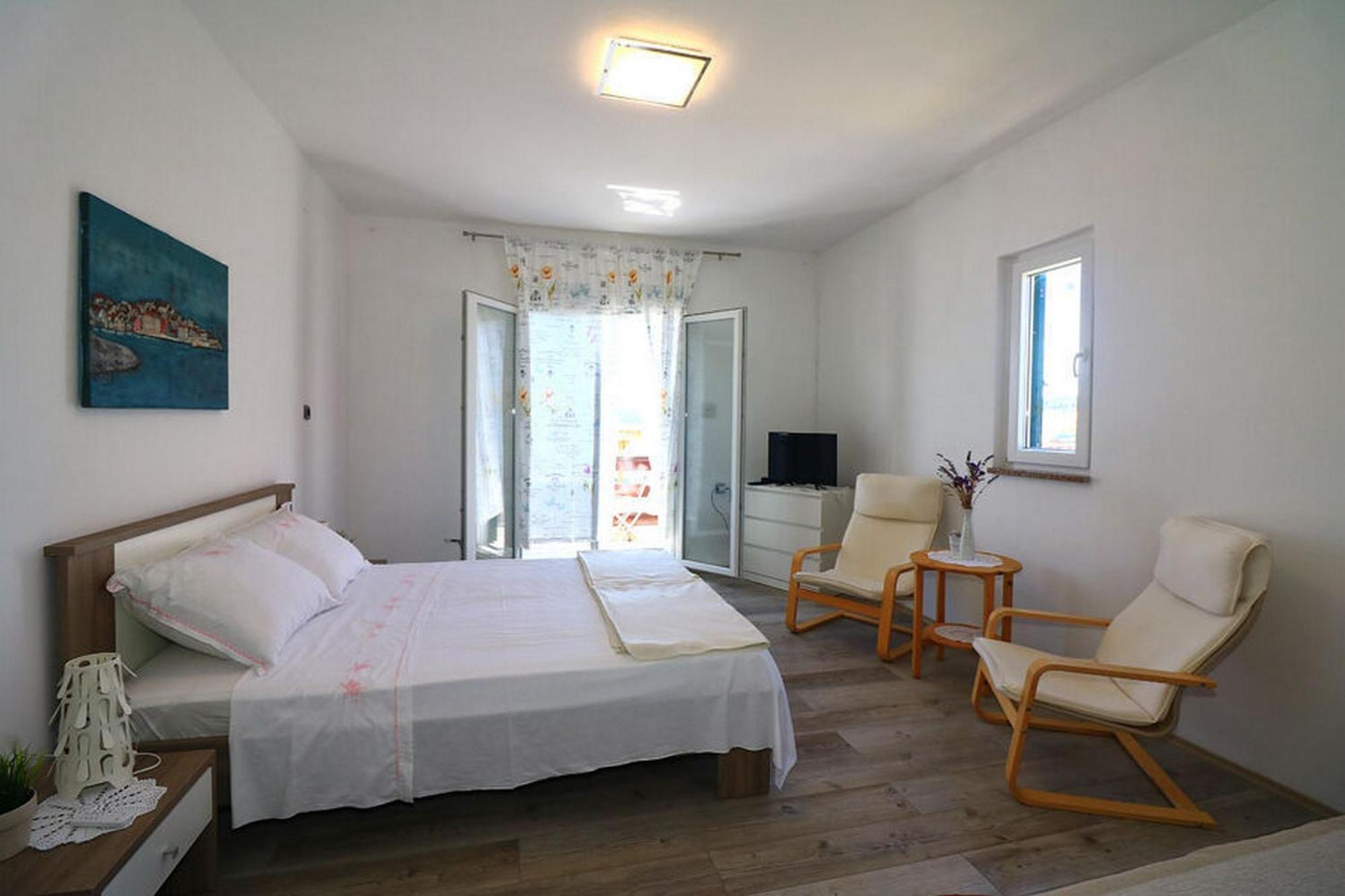 Apartments Mili - Near The Sea And The Centar Of Place Betina  Exterior foto