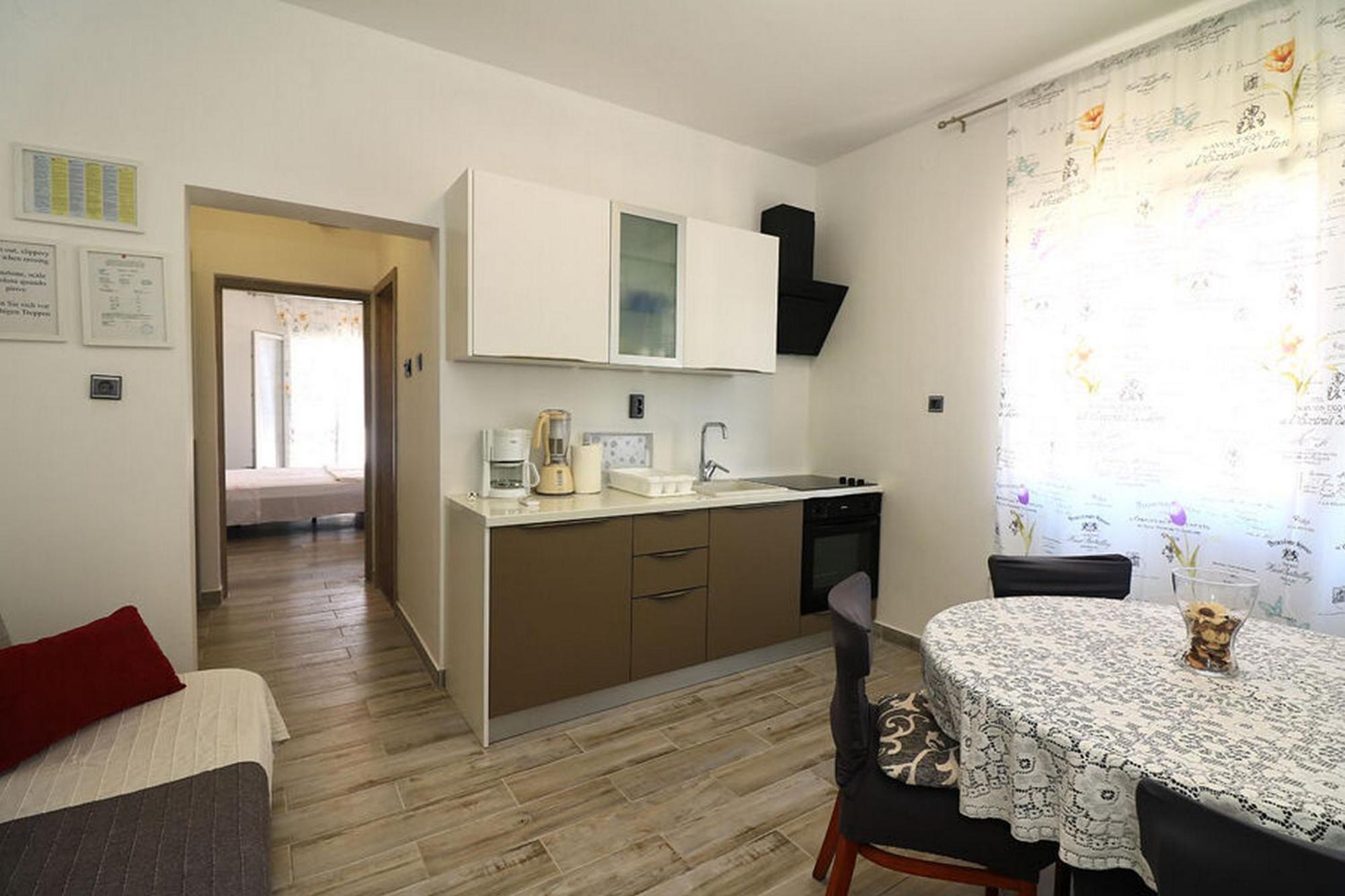 Apartments Mili - Near The Sea And The Centar Of Place Betina  Exterior foto