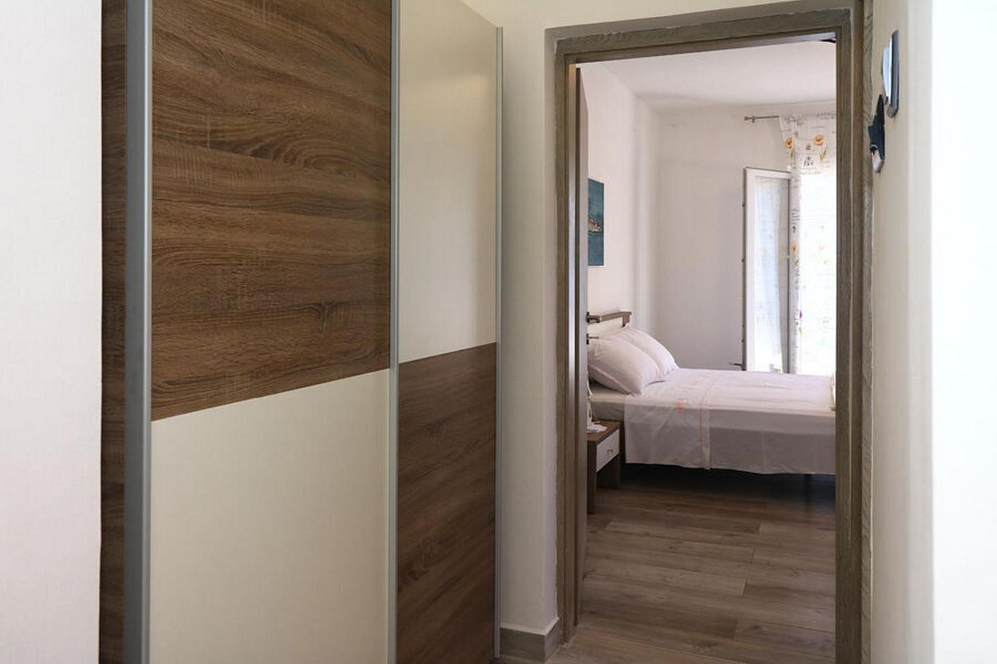 Apartments Mili - Near The Sea And The Centar Of Place Betina  Exterior foto